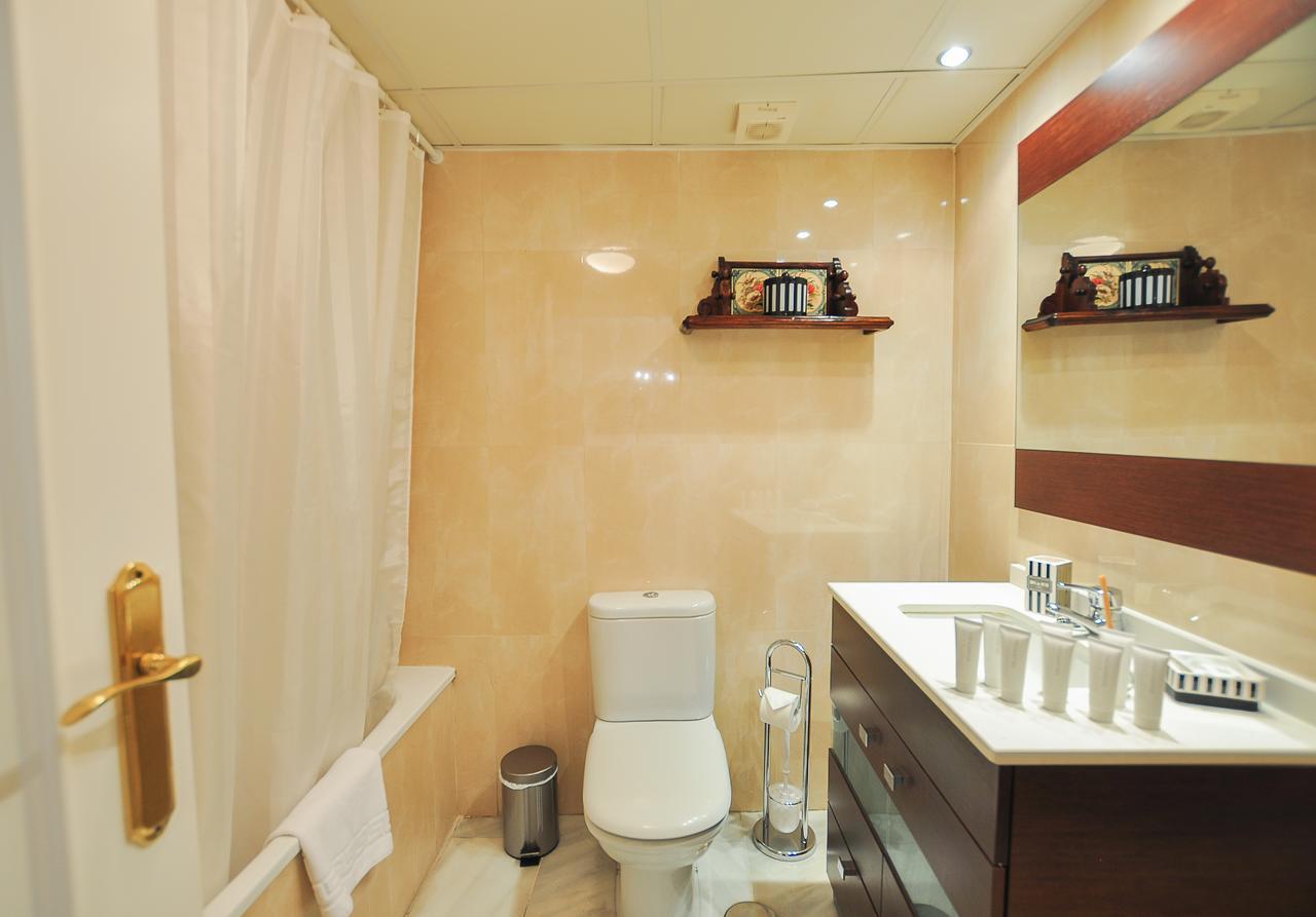 Апартаменти Acogedor Apartamento Junto A Calle Larios By Renthas Малага Екстер'єр фото