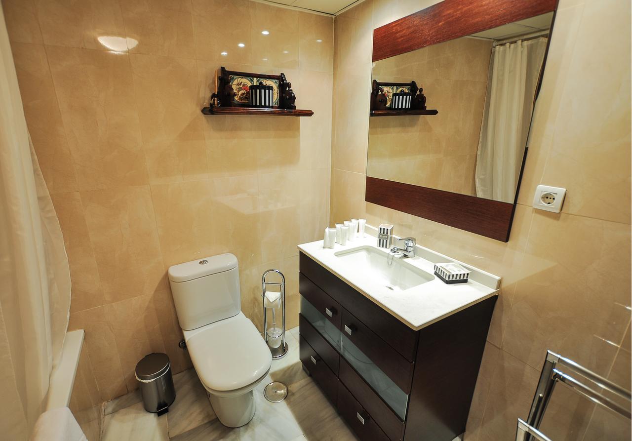 Апартаменти Acogedor Apartamento Junto A Calle Larios By Renthas Малага Екстер'єр фото